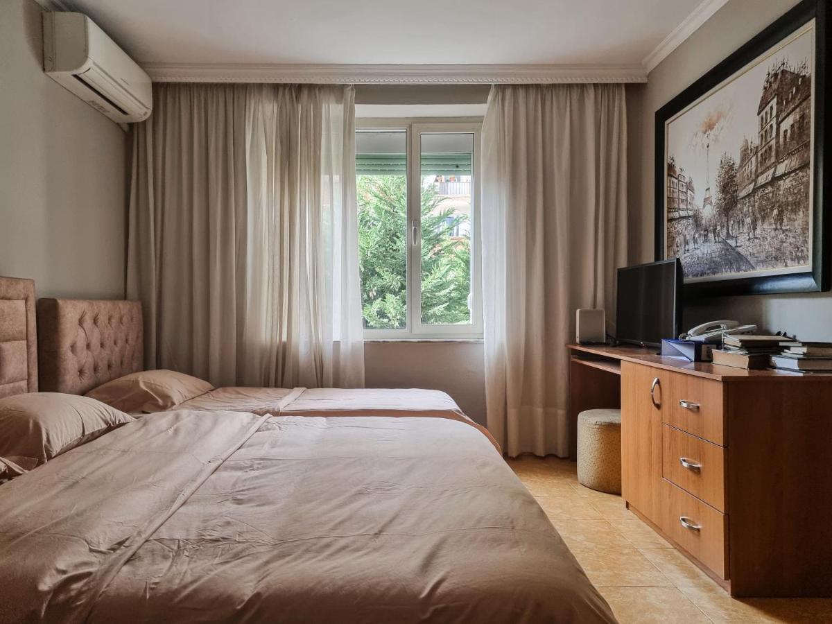 Tirana Center Cozy Apartment エクステリア 写真