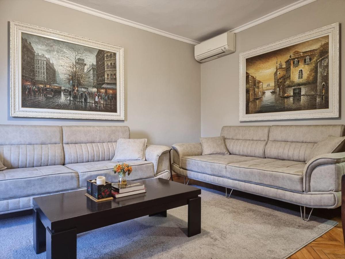 Tirana Center Cozy Apartment エクステリア 写真