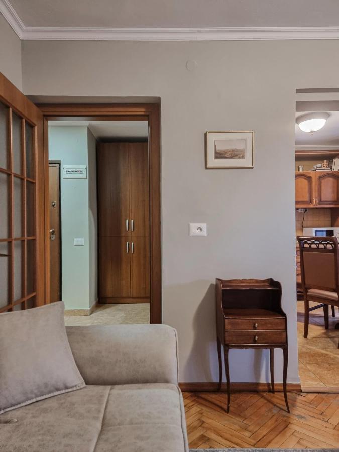 Tirana Center Cozy Apartment エクステリア 写真