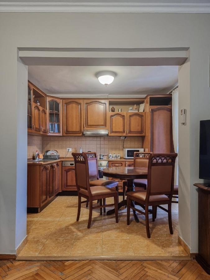 Tirana Center Cozy Apartment エクステリア 写真